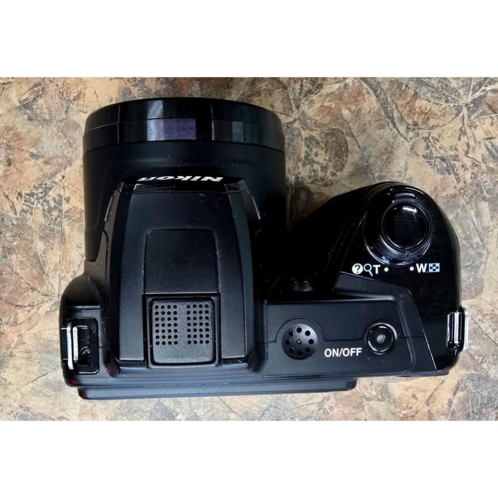 Nikon COOLPIX L105 12.1 MPX Point And Shoot Digital Camera - Picture 6 of 8